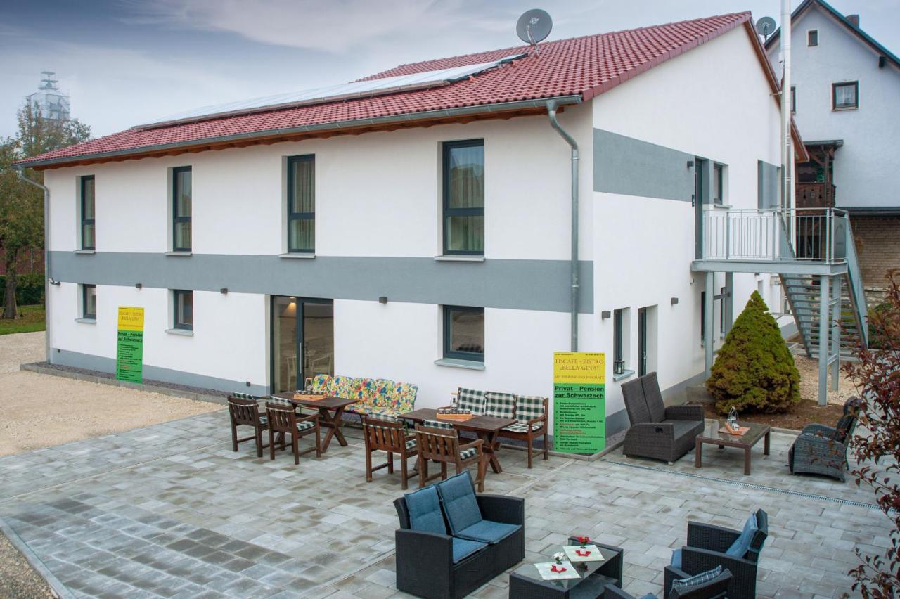 Privatpension Zur Schwarzach Greding Buitenkant foto